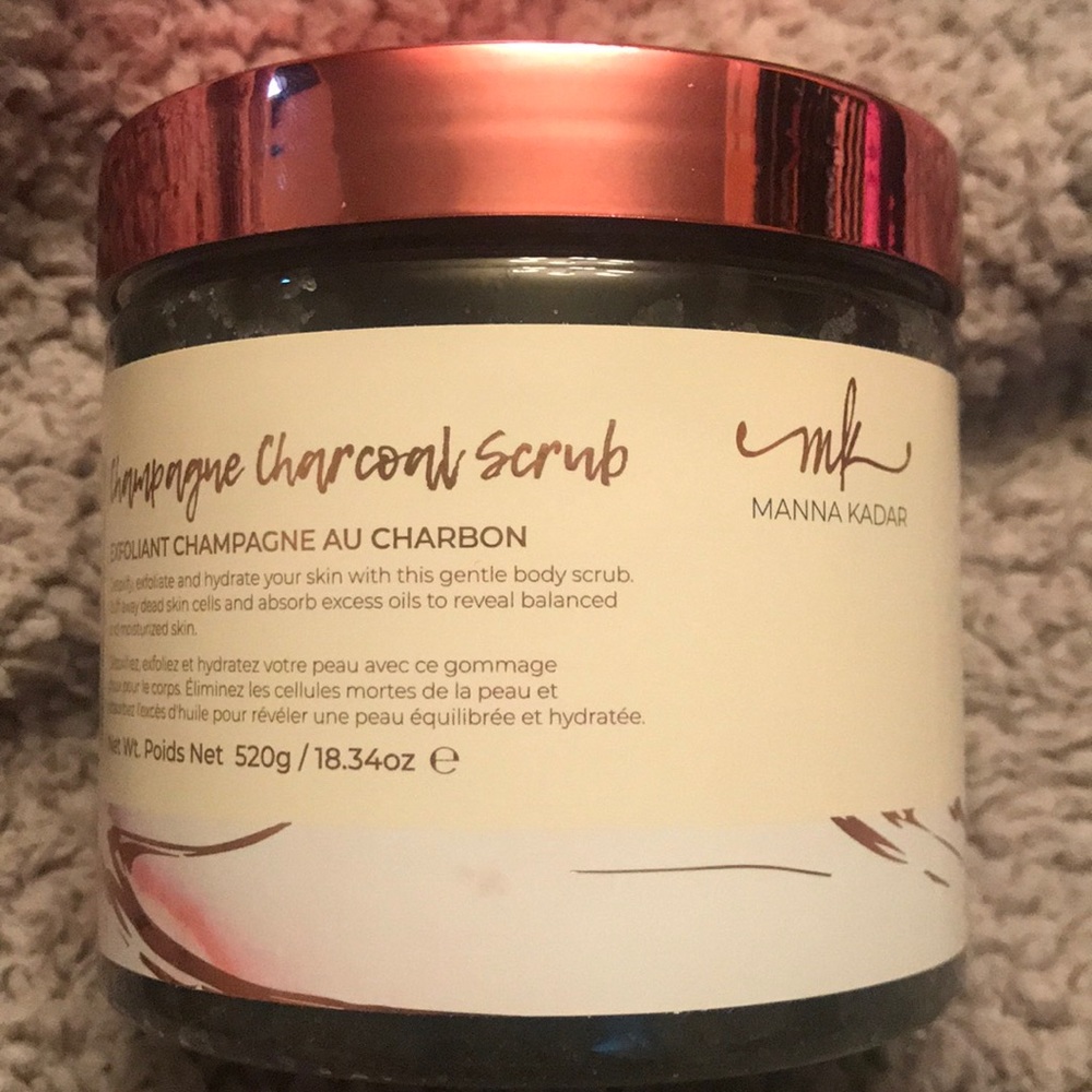 Manna Kadar Champagne Charcoal Scrub -18.34 oz